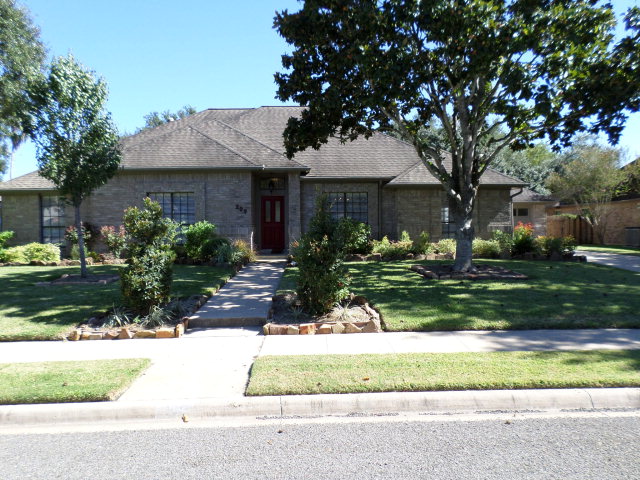 209 Woodridge Property Photo 1