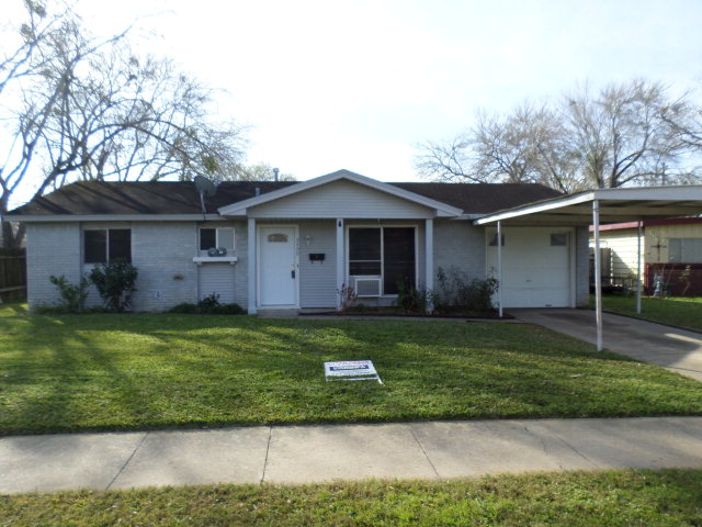 3409 Bobolink Property Photo 1
