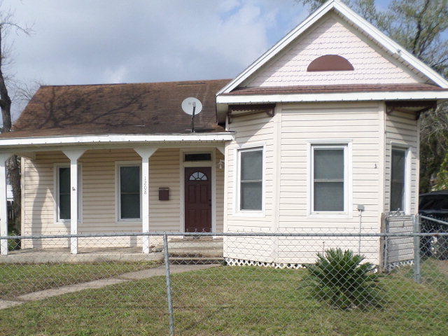 1208 Juan Linn Property Photo 1