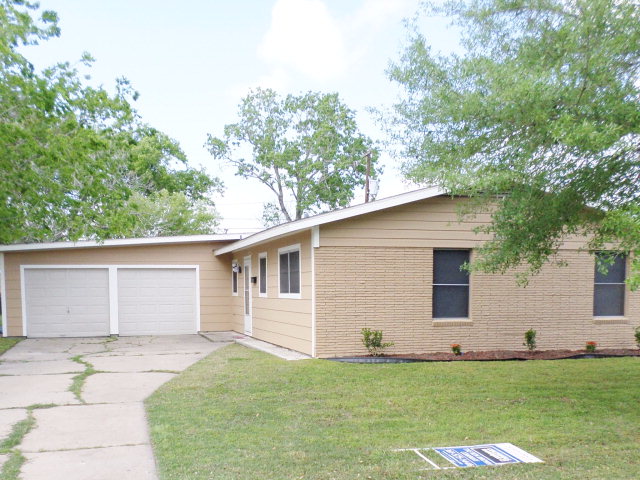 3006 Mayfair Property Photo 1