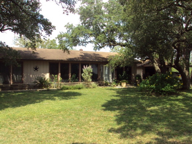 530 Us Highway 77 A North Property Photo 1