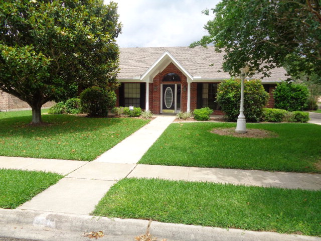 304 Woodchase Property Photo 1
