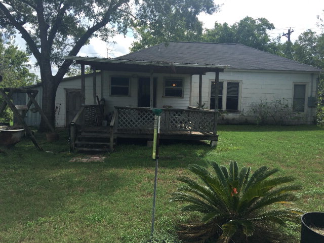 303 Pat Cleburne Property Photo 1