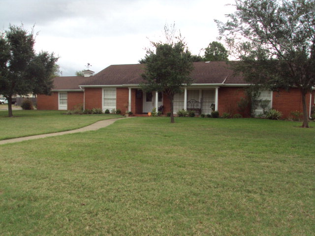 602 Reuss Boulevard Property Photo 1