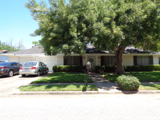 206 Mossy Oaks Property Photo 1
