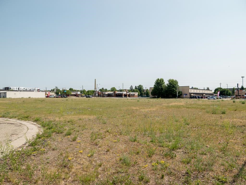 532 Division Street Property Photo 6