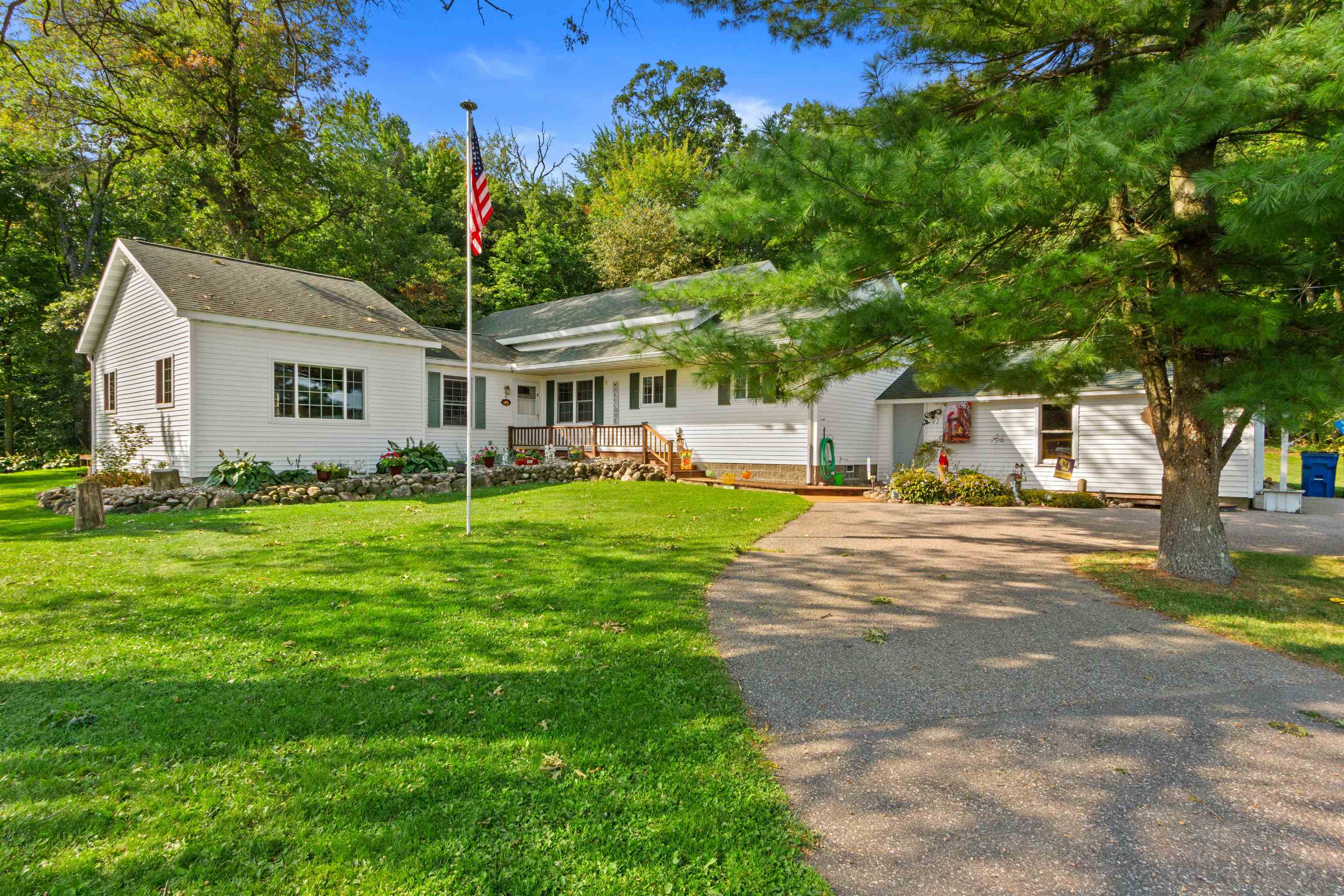 8385 6th Street Property Photo 1