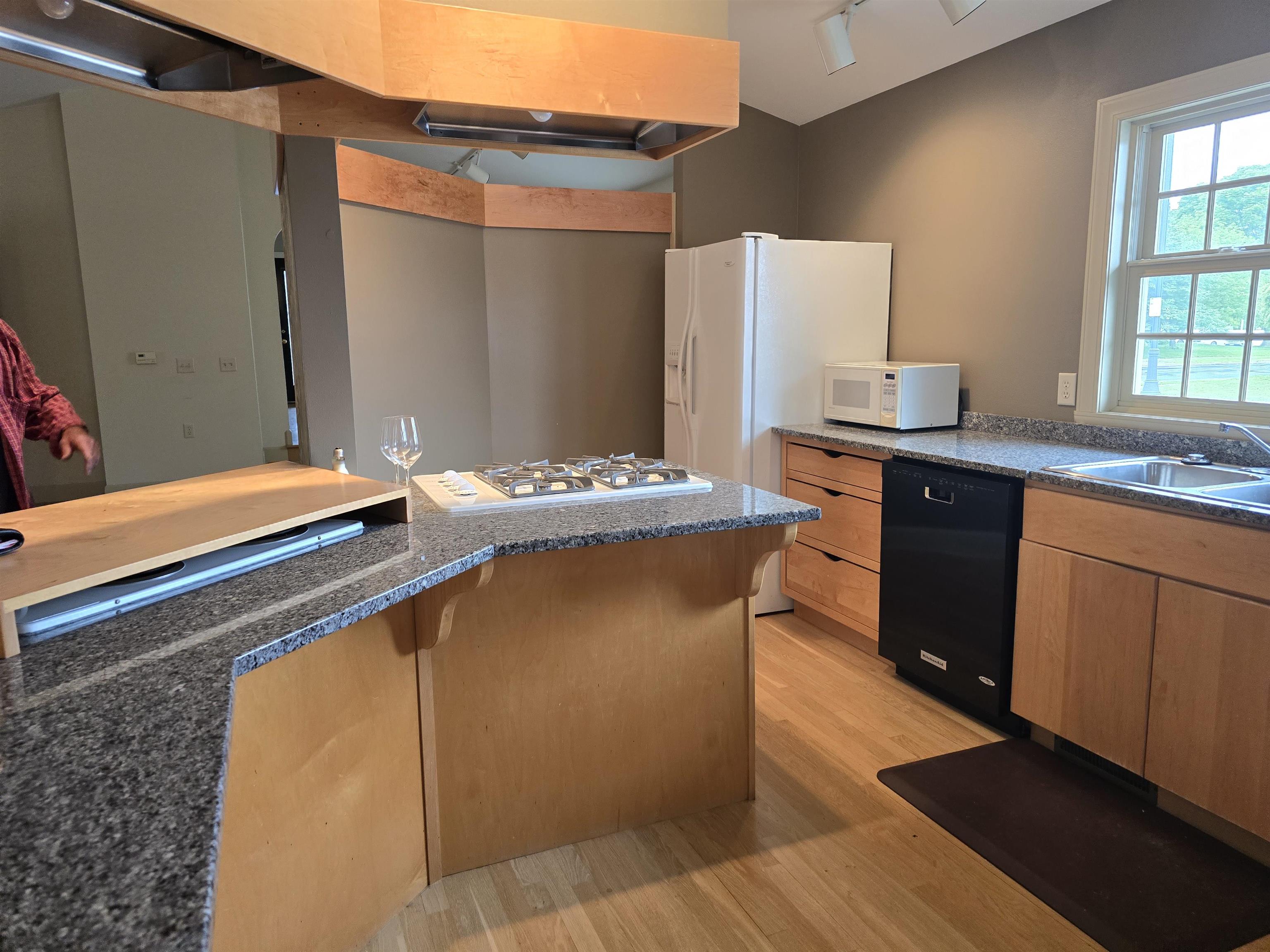 115 W 6th Street Property Photo 6