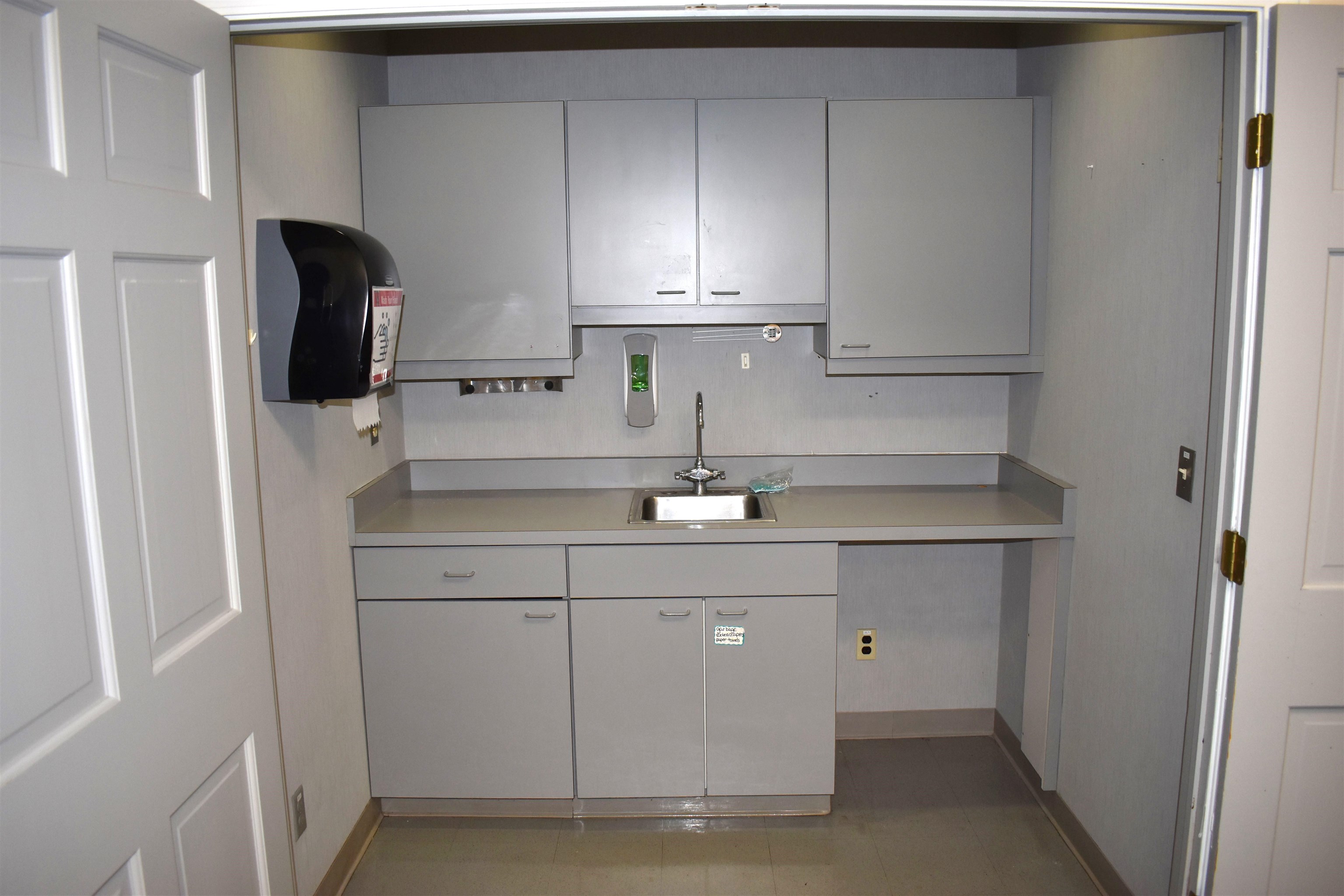 1025 Clark Street Property Photo 9