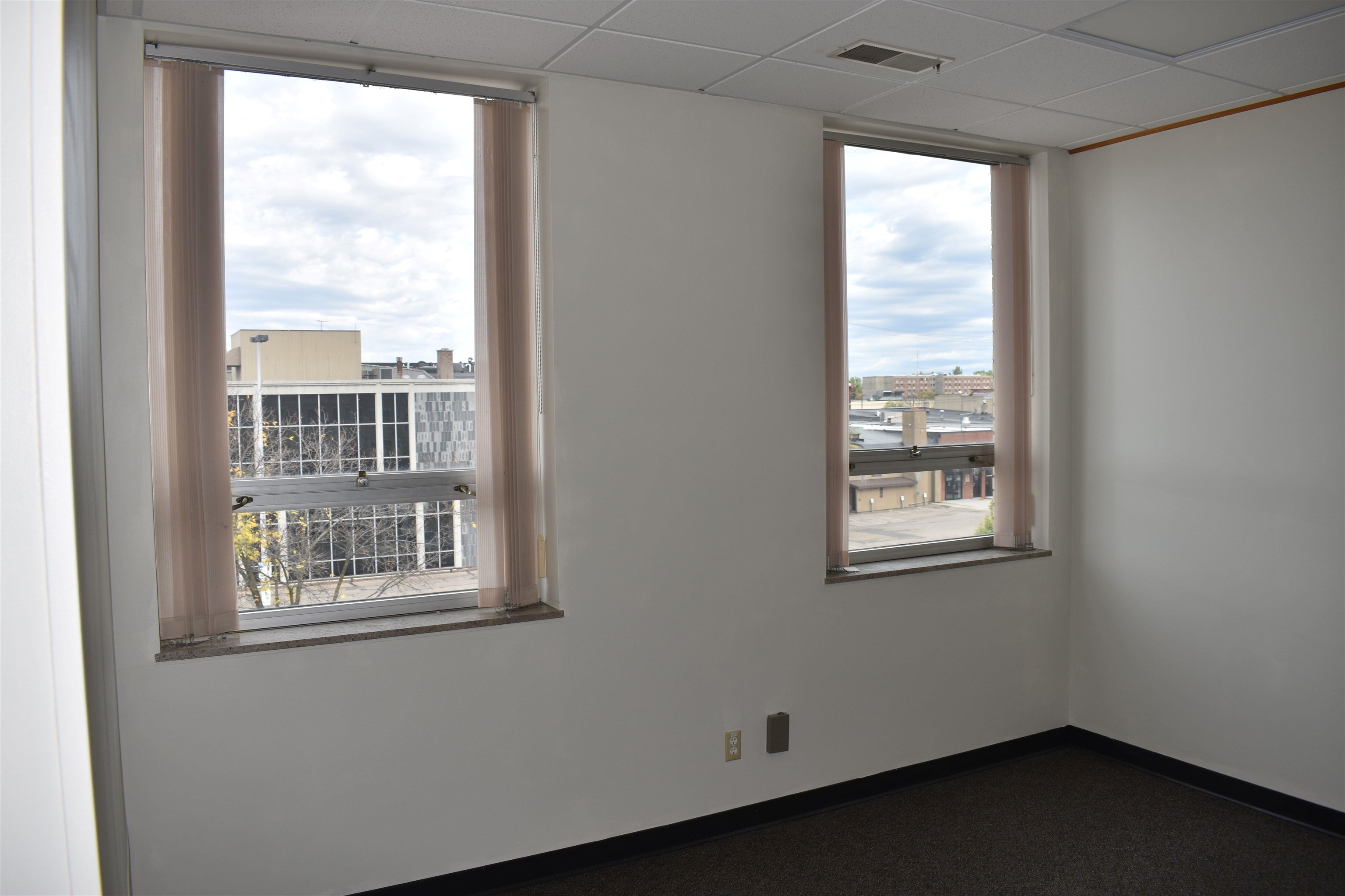 1025 Clark Street Property Photo 12