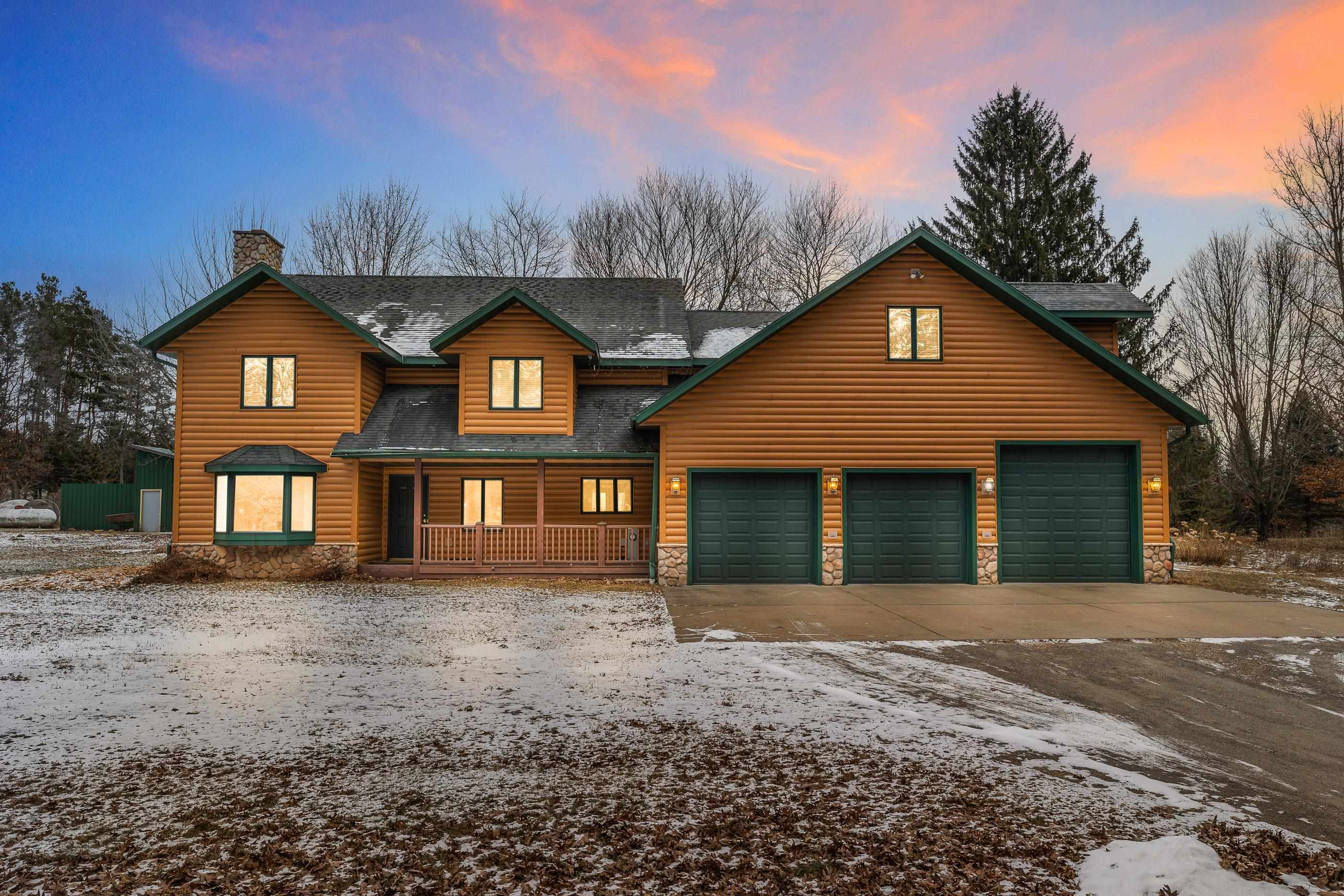 3903 Lake Drive Property Photo