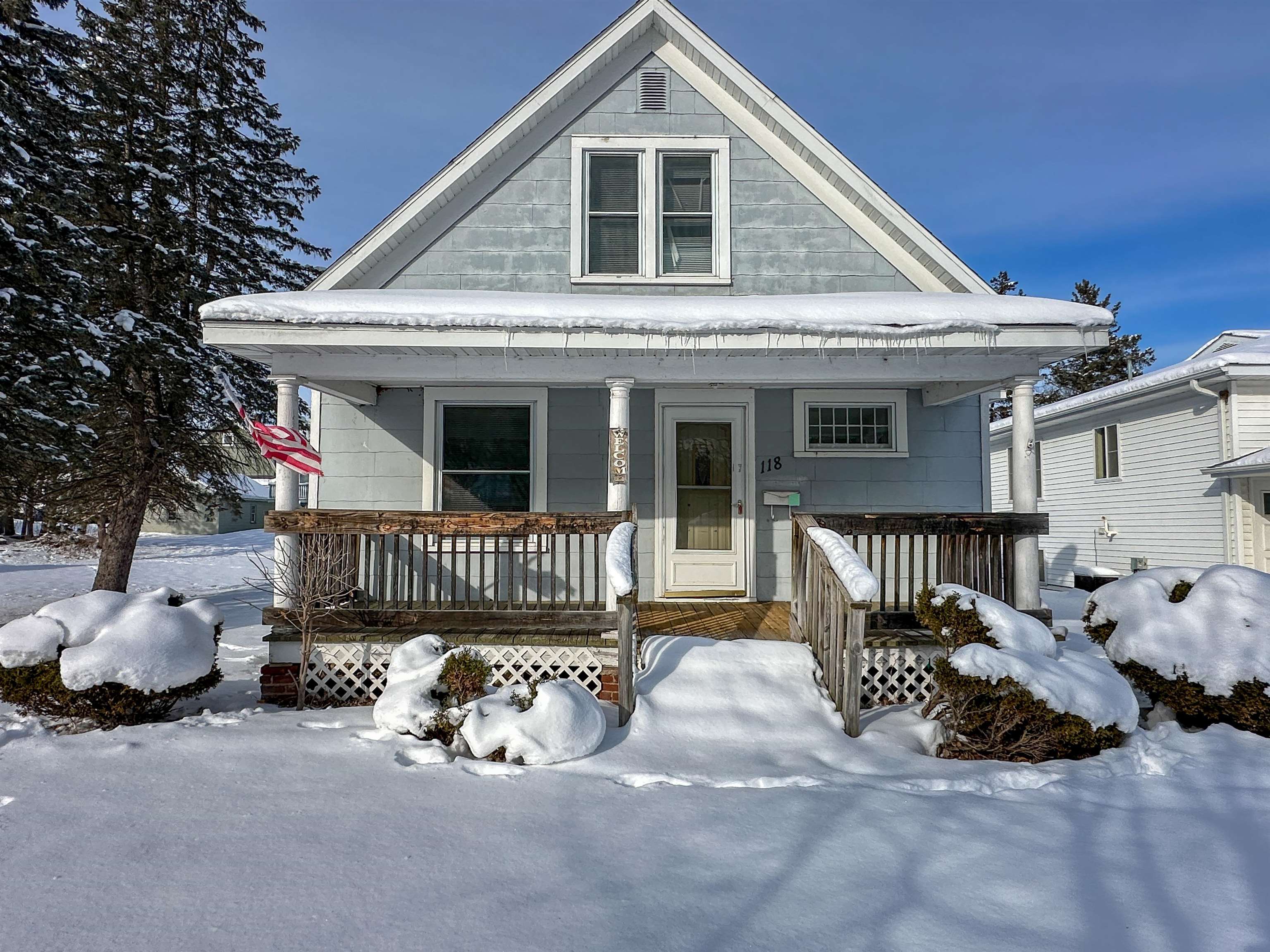 118 Adrian Street Property Photo 1