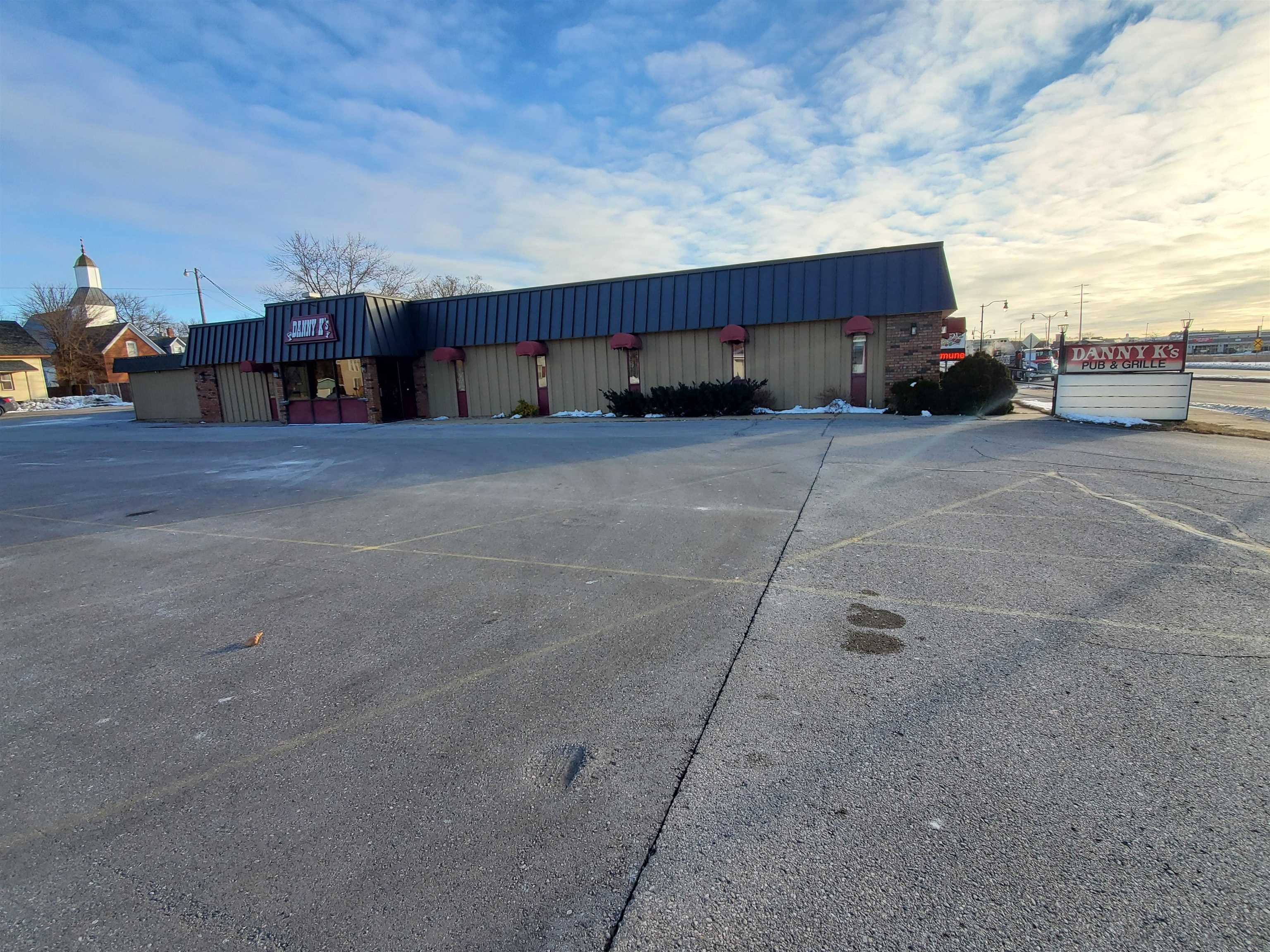 950 W Grand Avenue Property Photo