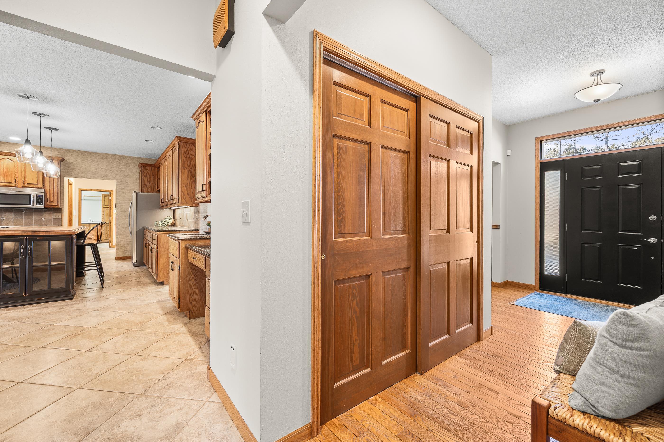 2241 Shadowview Circle Property Photo 6