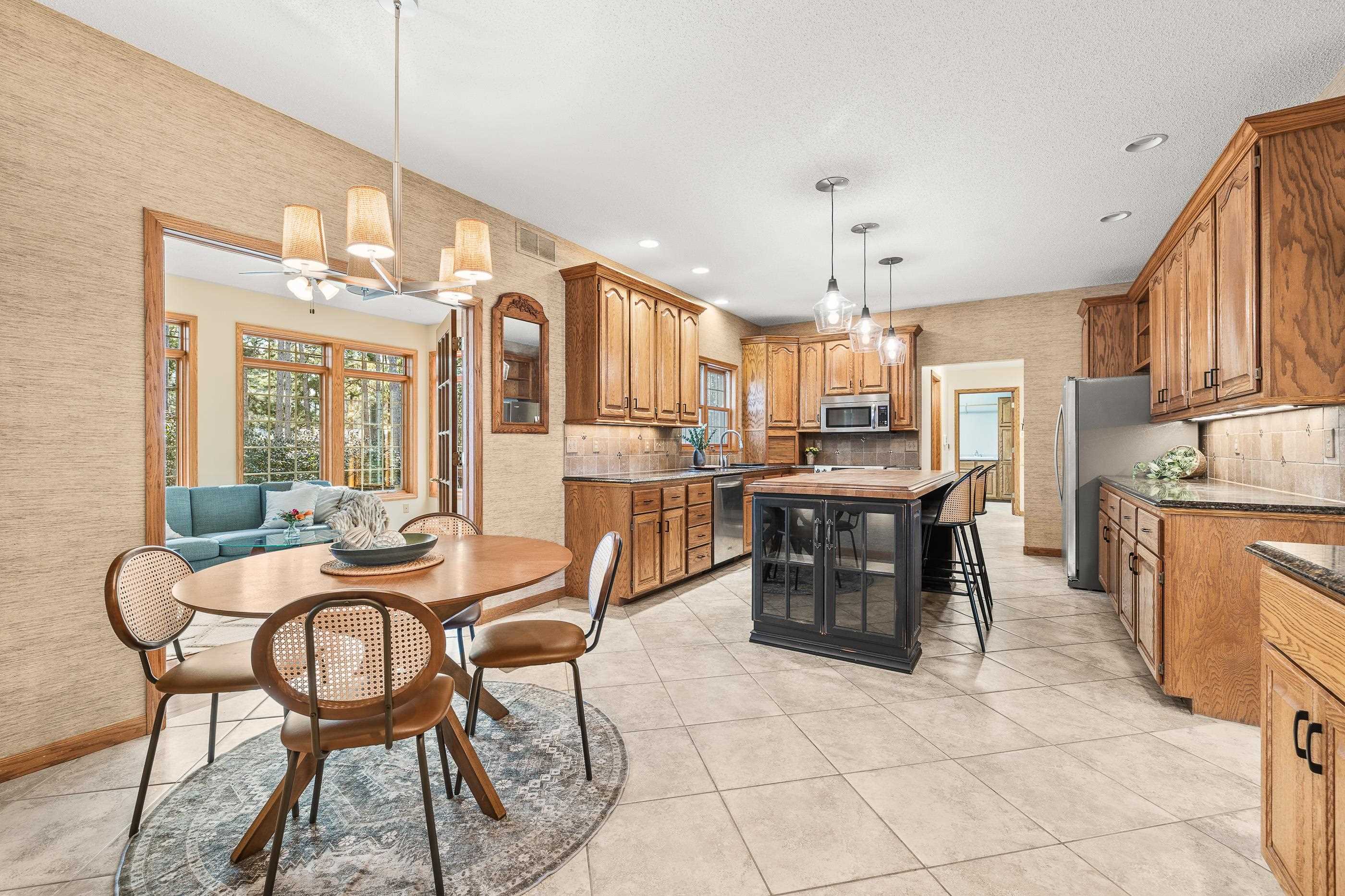 2241 Shadowview Circle Property Photo 14