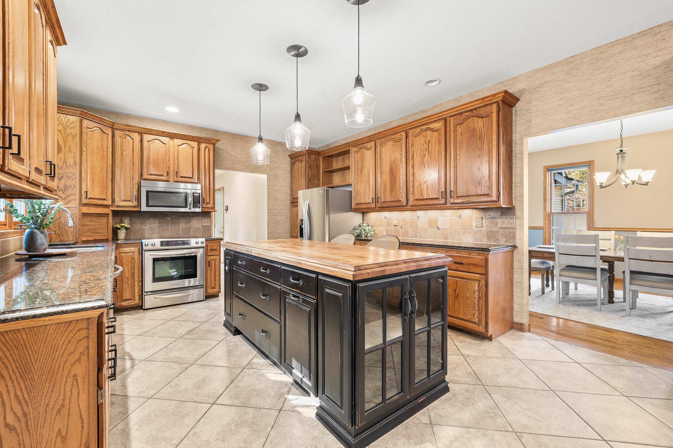 2241 Shadowview Circle Property Photo 17