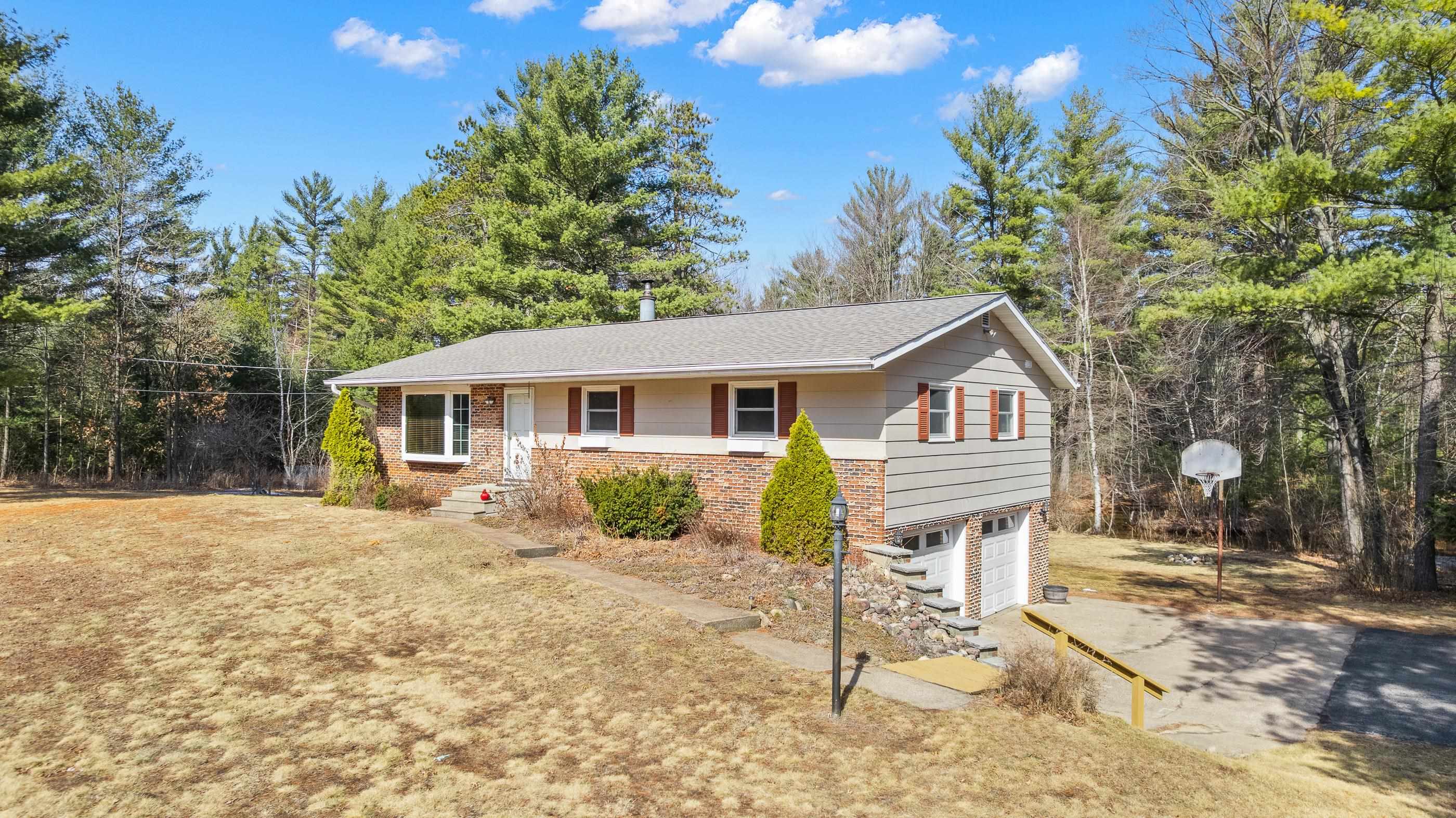 8121 County Road W Property Photo 2