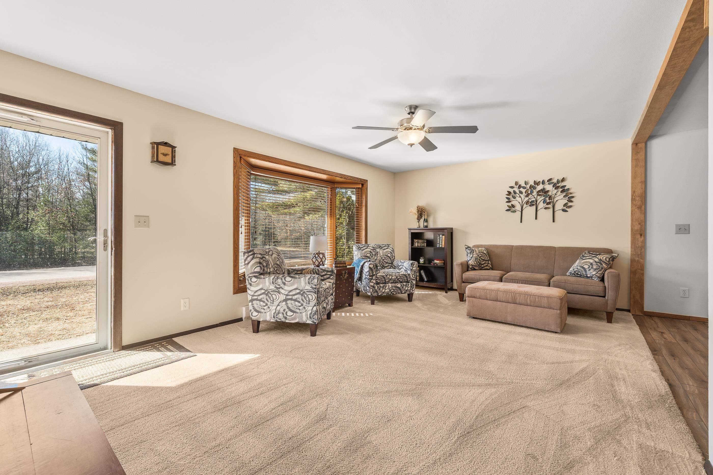 8121 County Road W Property Photo 4
