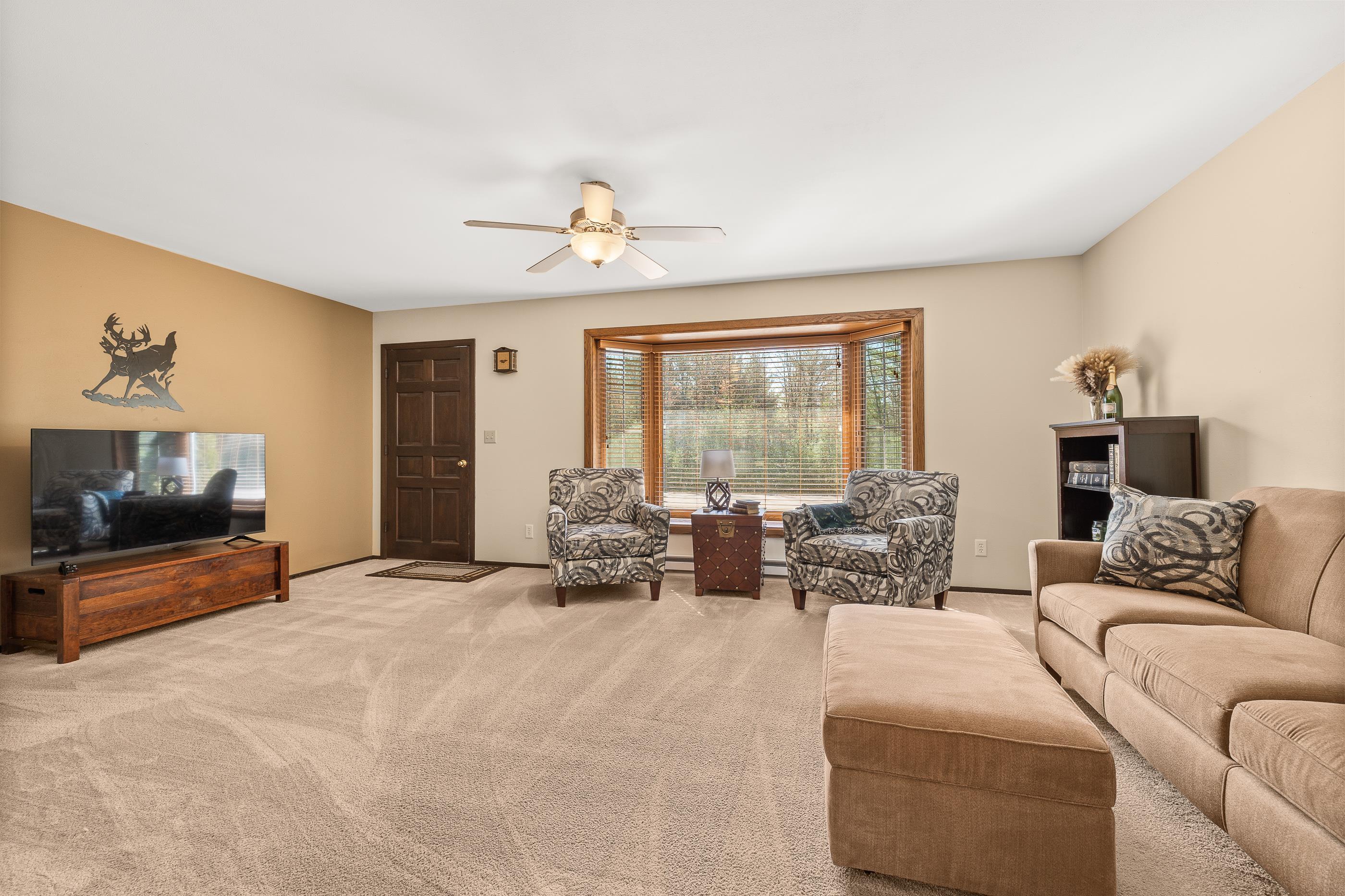 8121 County Road W Property Photo 6