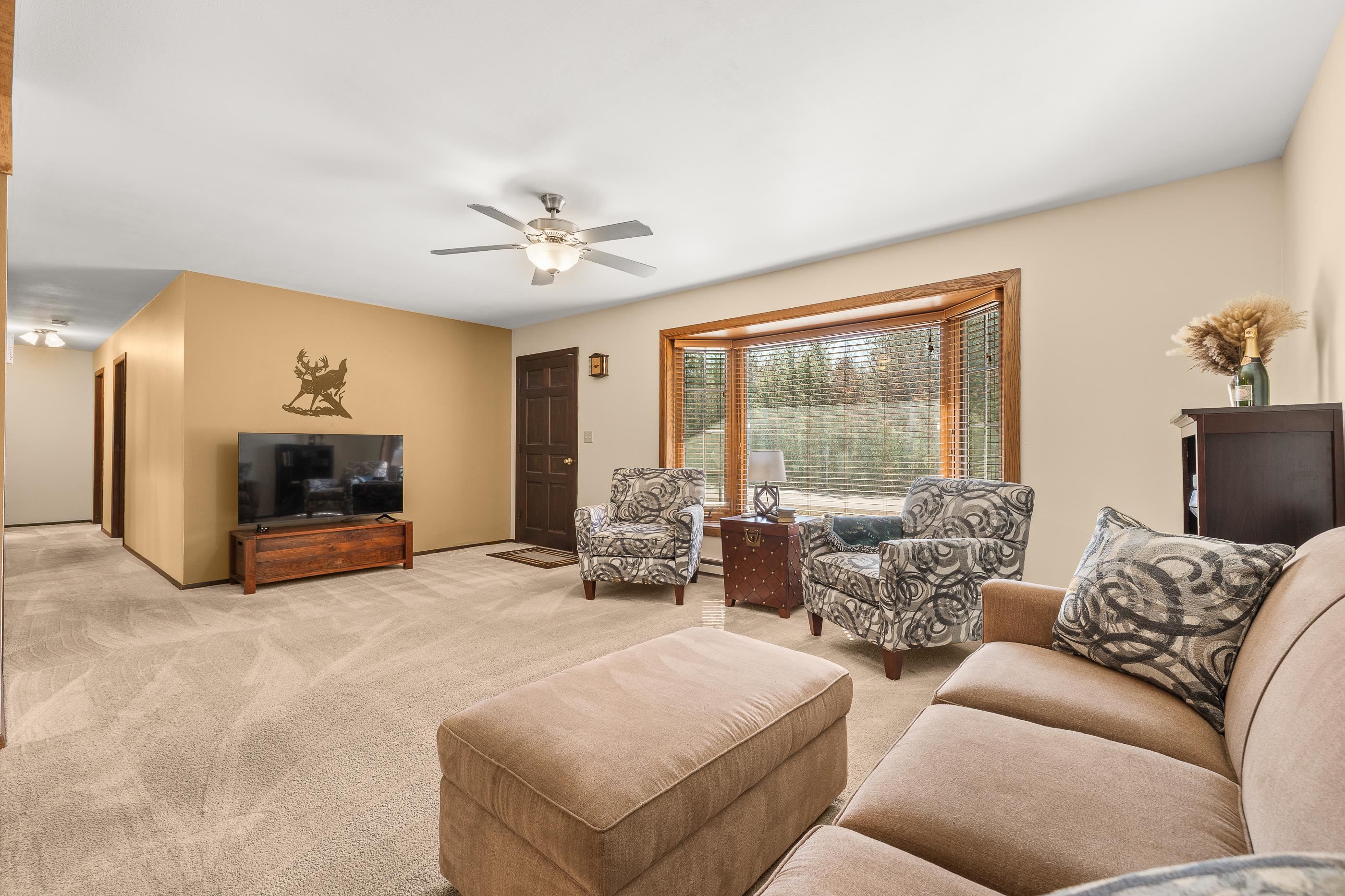 8121 County Road W Property Photo 7