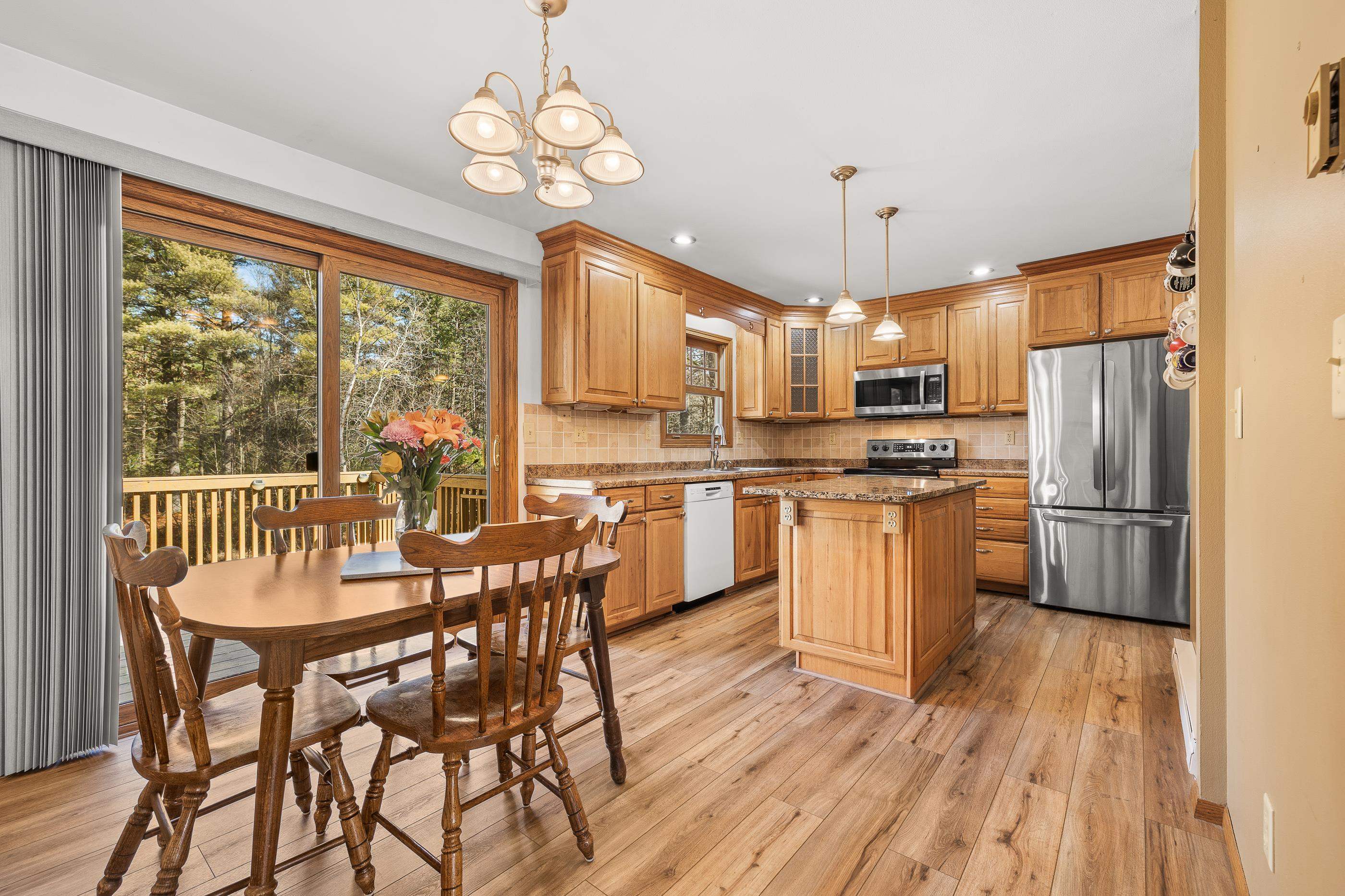 8121 County Road W Property Photo 10