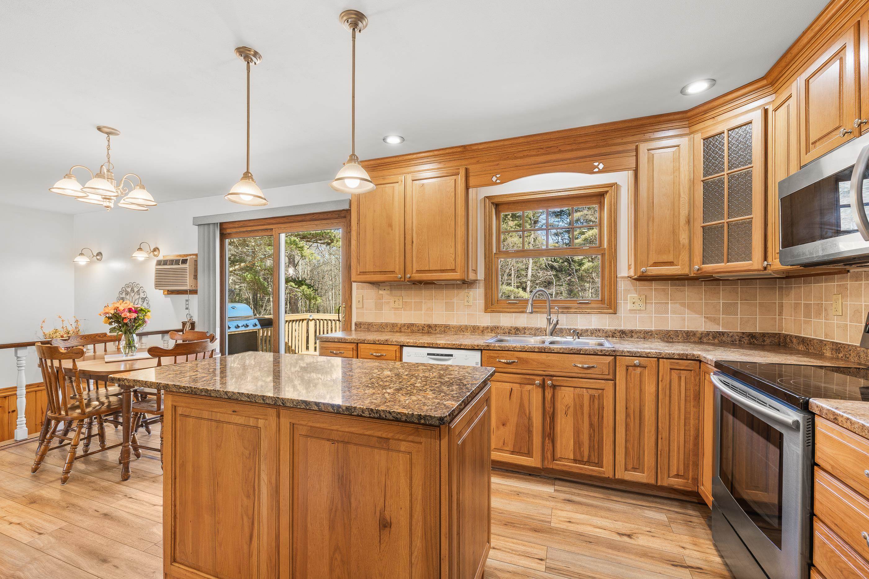 8121 County Road W Property Photo 15