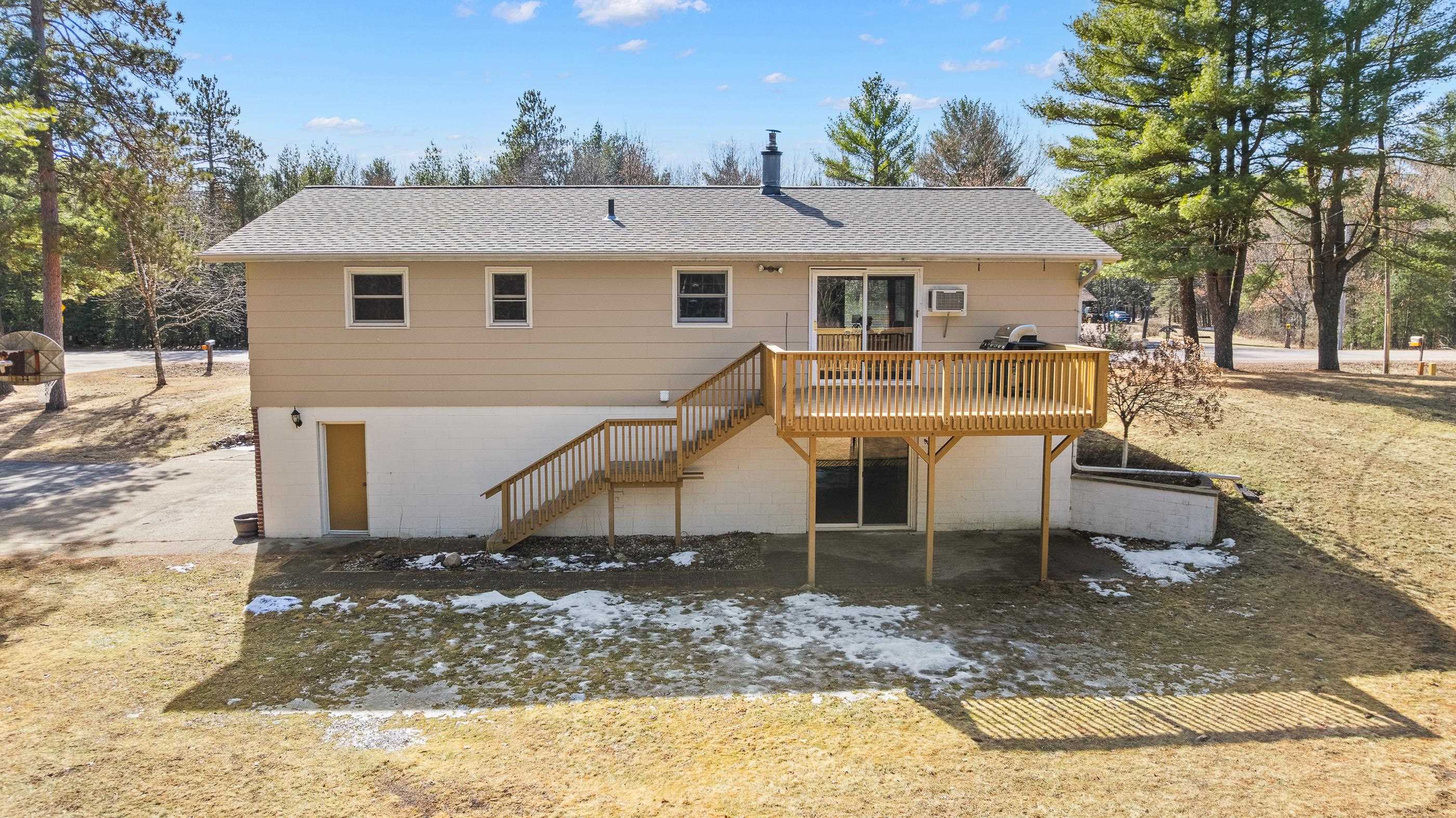 8121 County Road W Property Photo 37