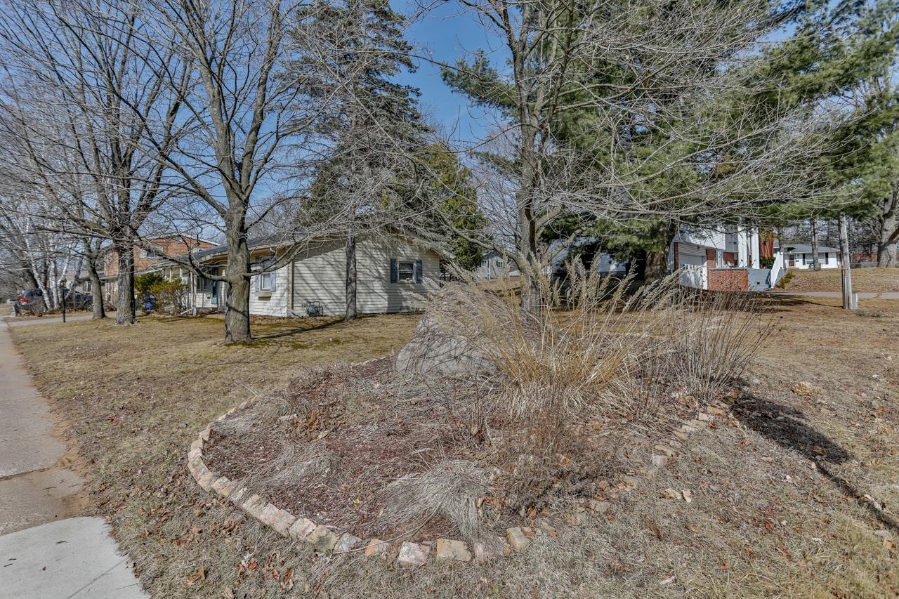 420 E Military Road Property Photo 2