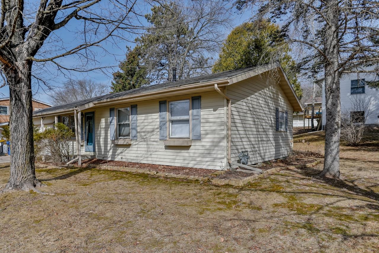420 E Military Road Property Photo 4