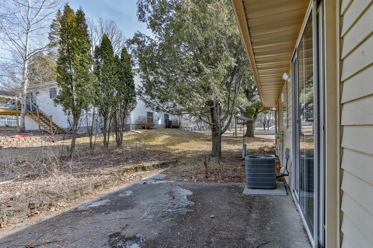 420 E Military Road Property Photo 6