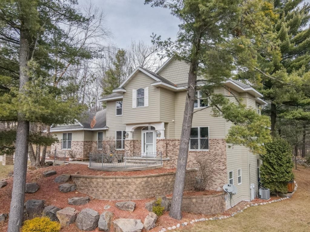 204 Bluestone Drive Property Photo 1