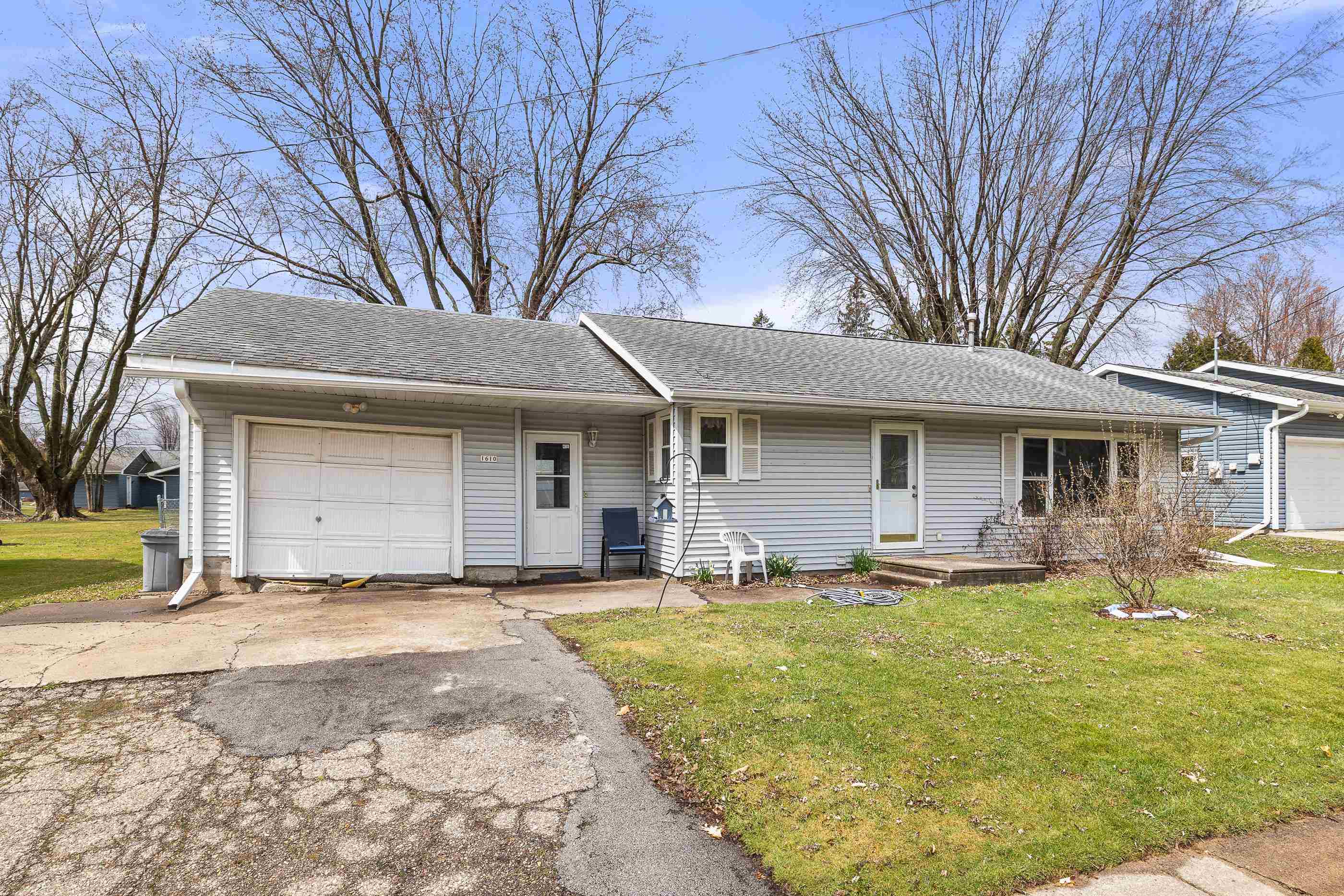 1610 S Washington Avenue Property Photo 1