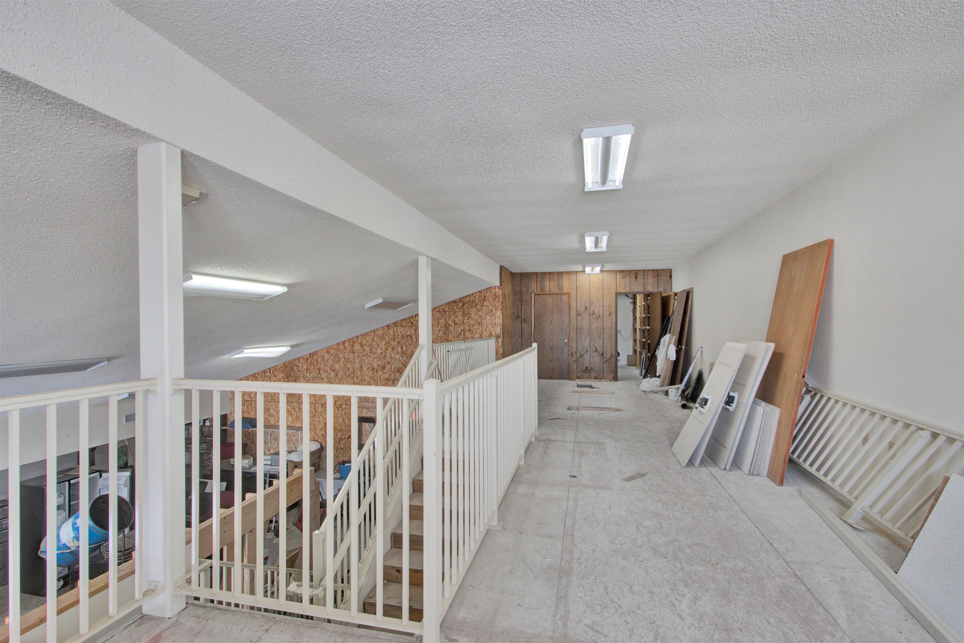 2001 S Central Avenue Property Photo 13