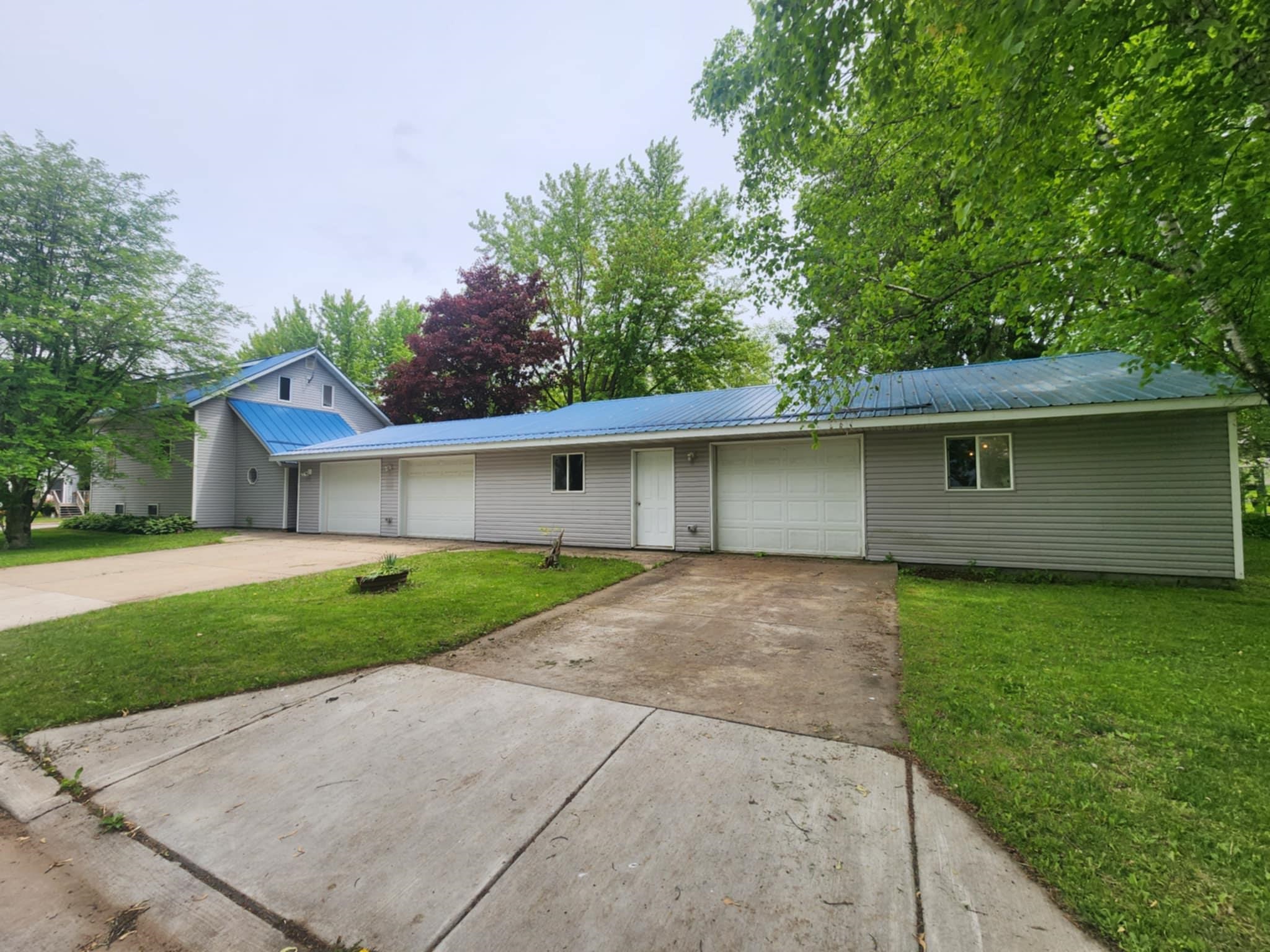 409 W Spence Street Property Photo 1