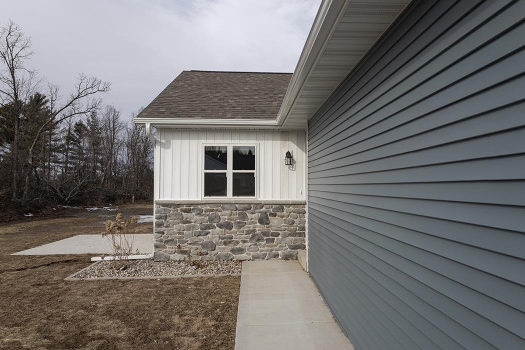 910-920 Green Pastures Trail Property Photo 3