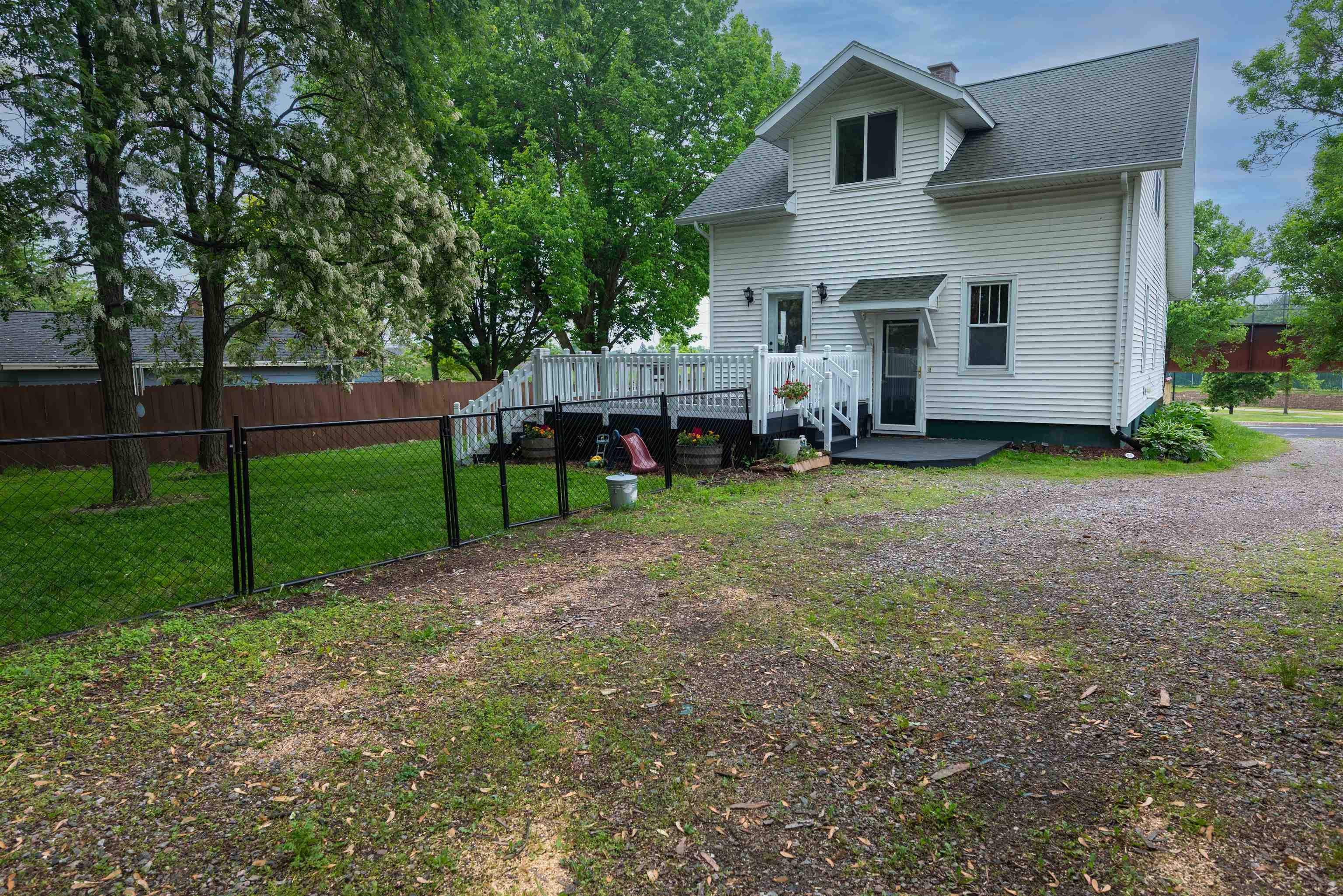611 W Depot Street Property Photo 1