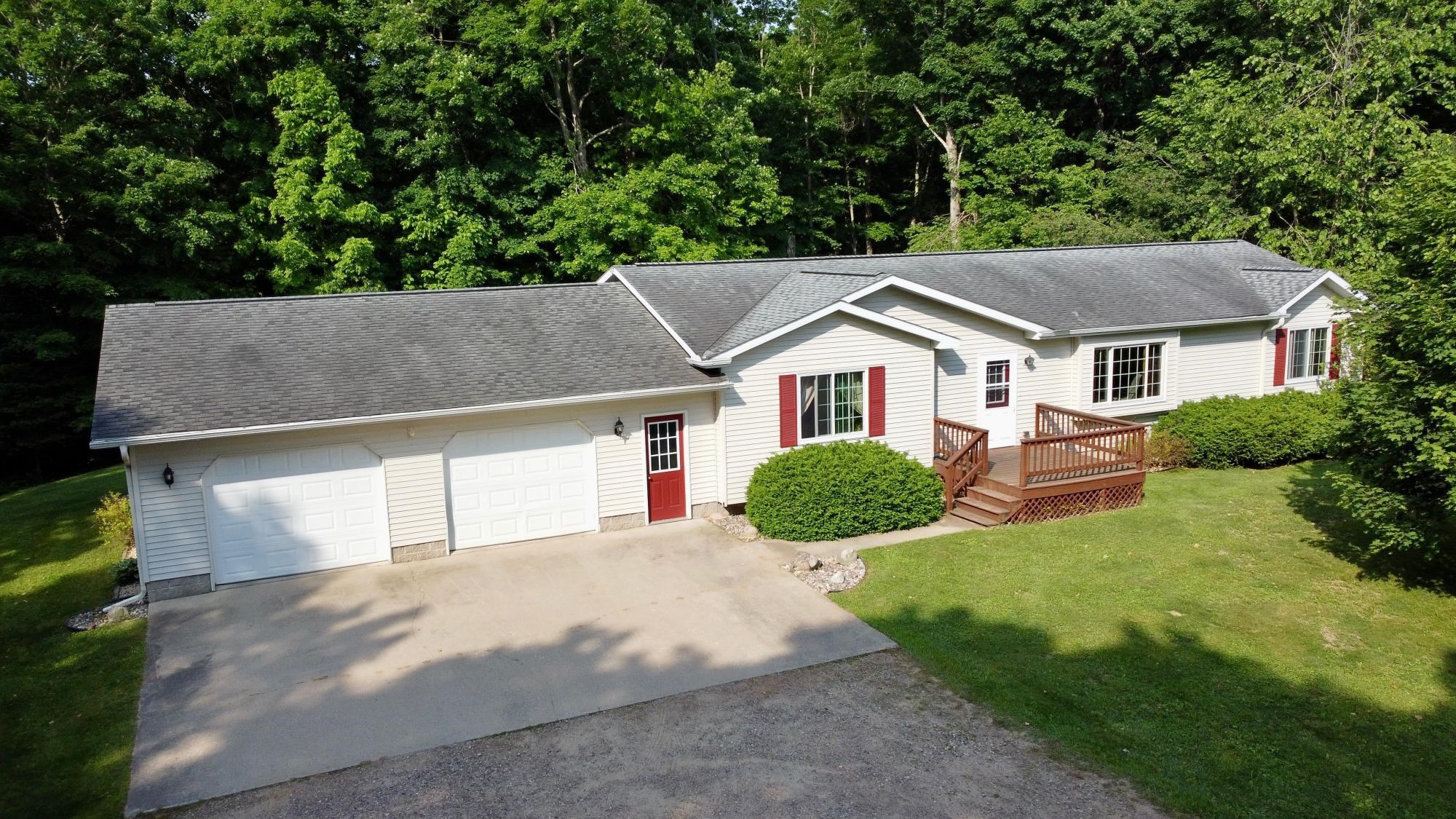 N2862 Crestwood Road Property Photo 1