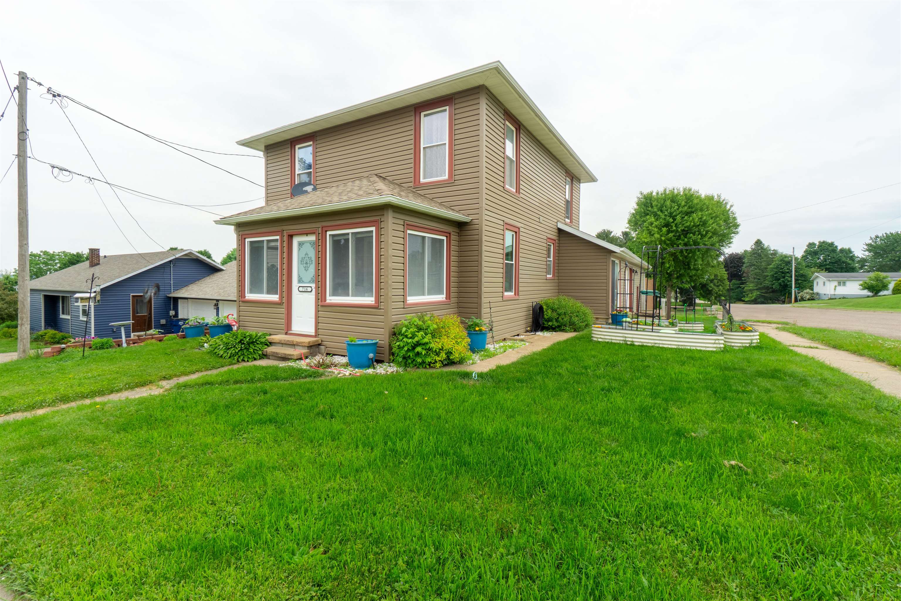716 Washington Street Property Photo 1