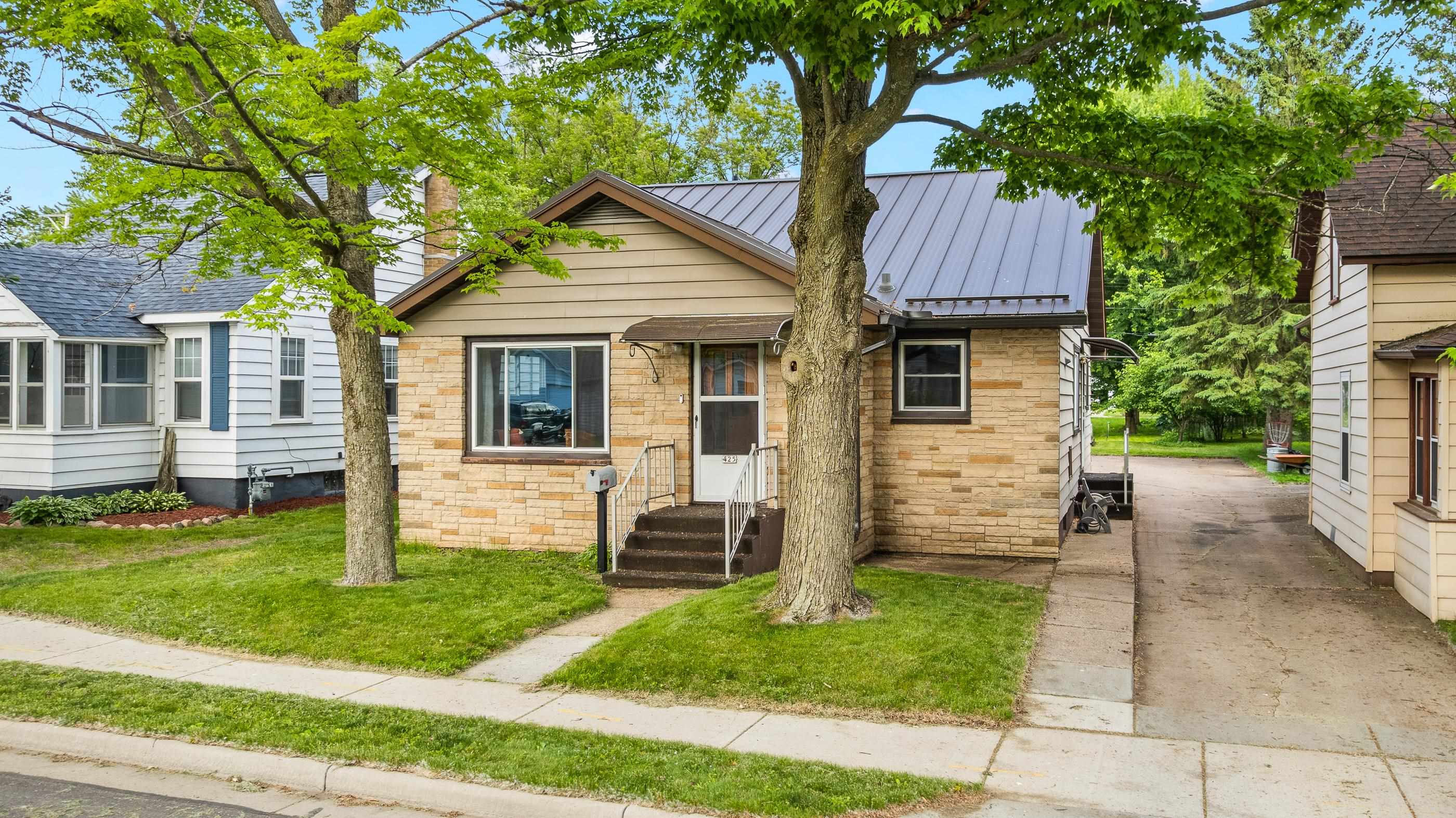 425 Third Street Property Photo 1