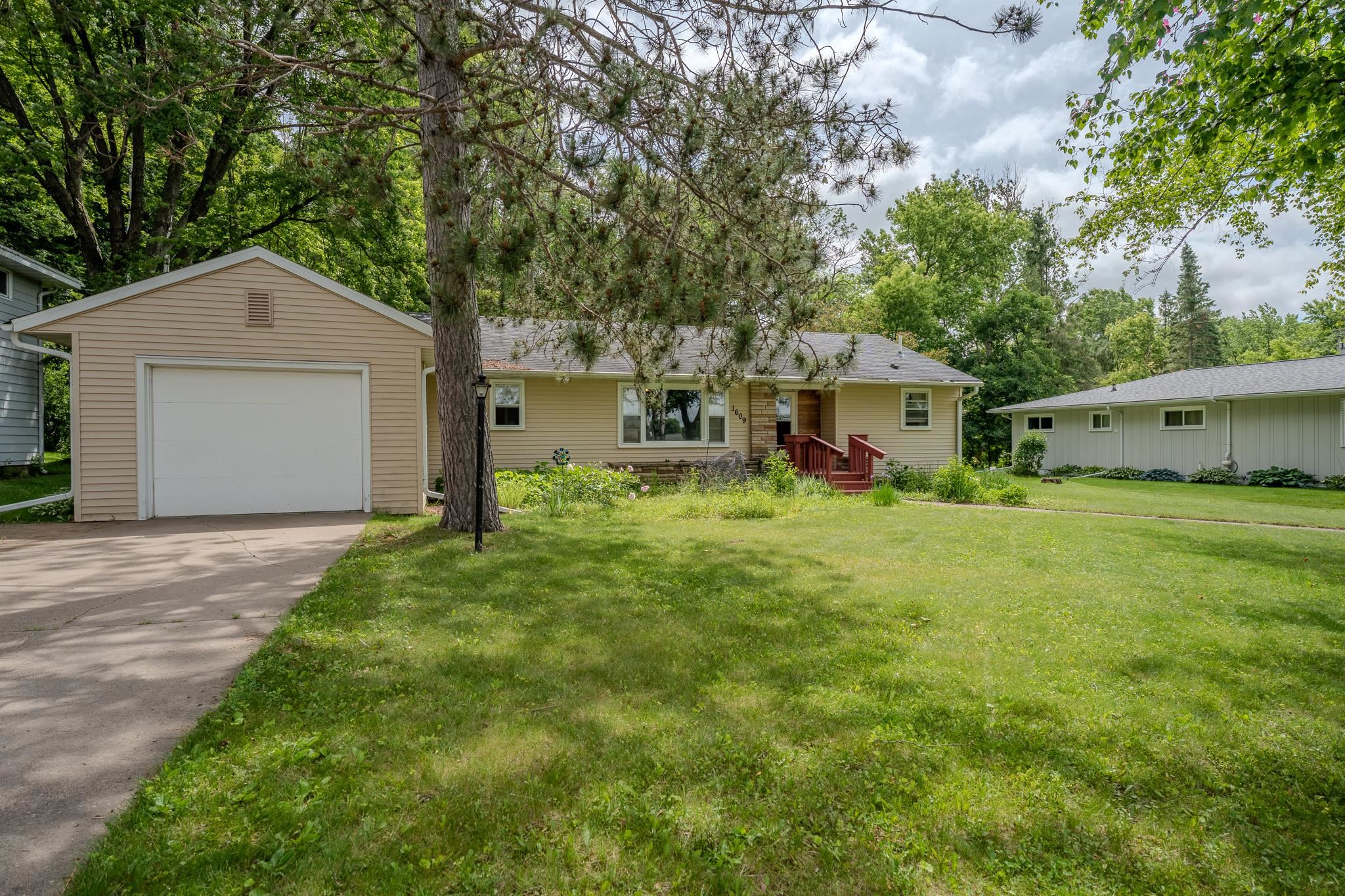 1609 N 13th Street Property Photo 1