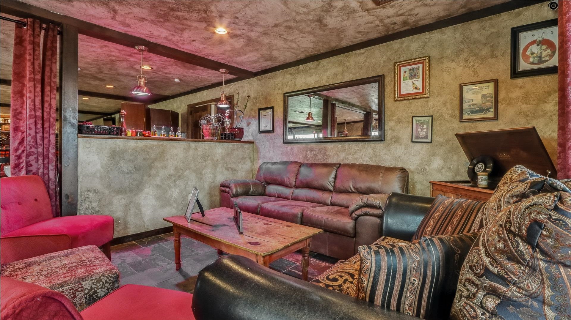 1114 N Bluebird Road Property Photo 10