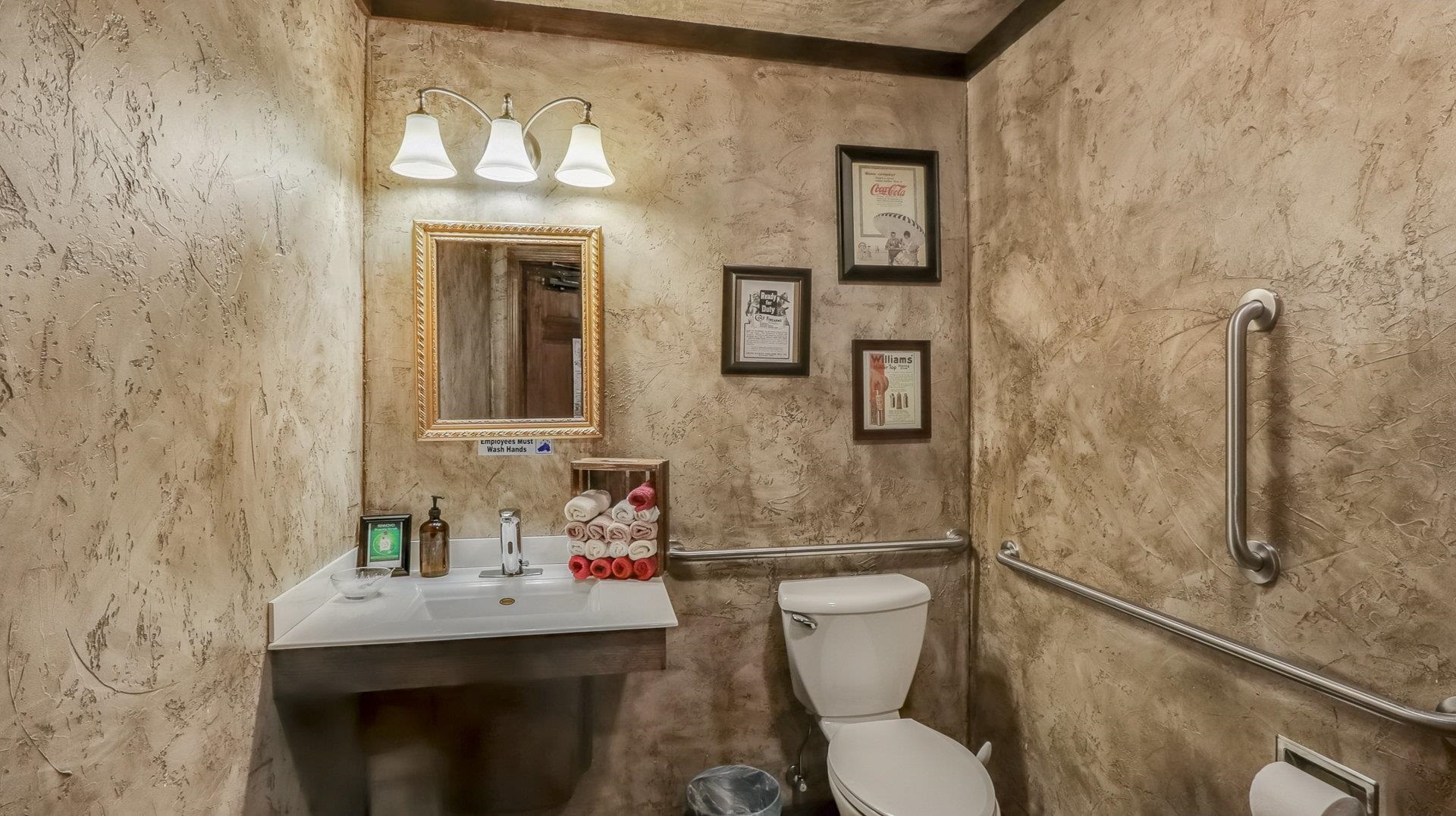 1114 N Bluebird Road Property Photo 16