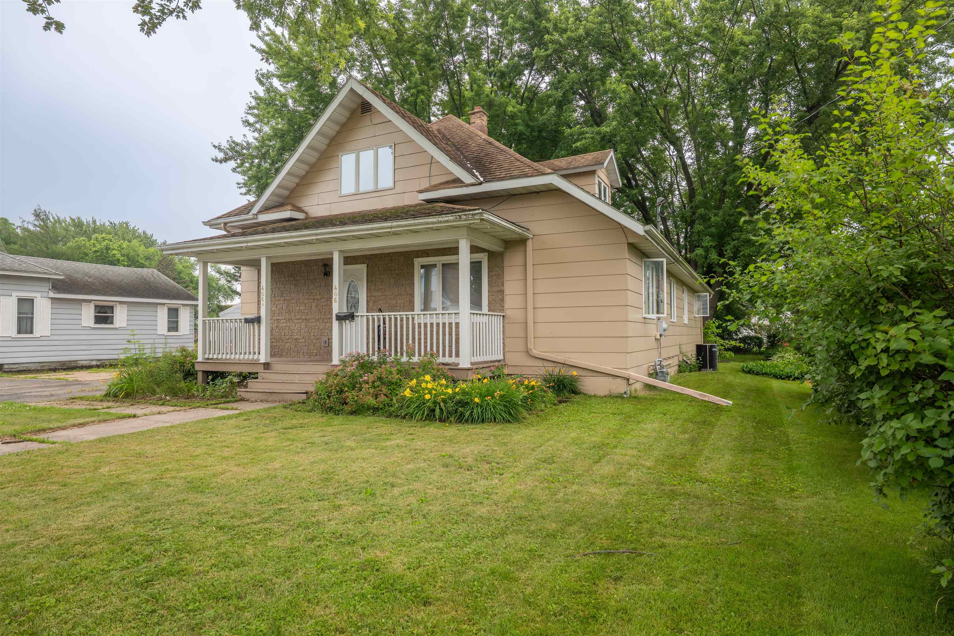 406 W Blodgett Street Property Photo