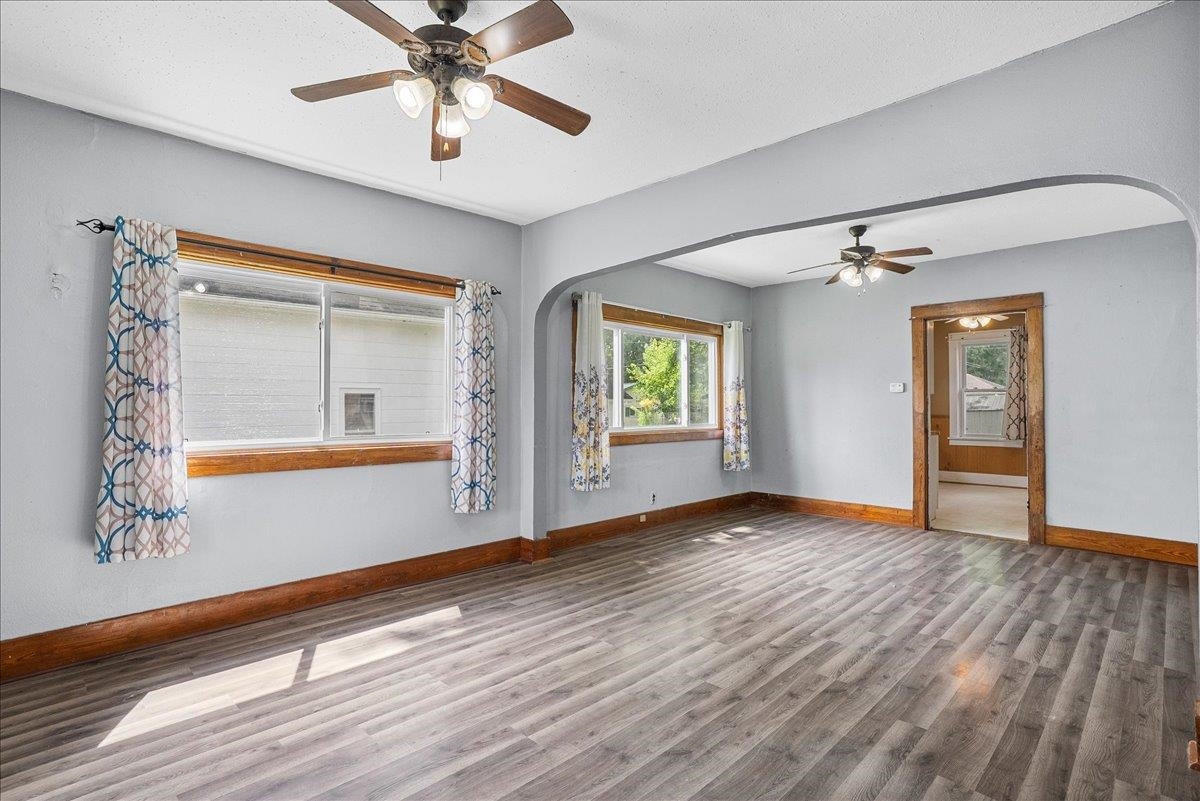 906 S Ash Avenue Property Photo 4