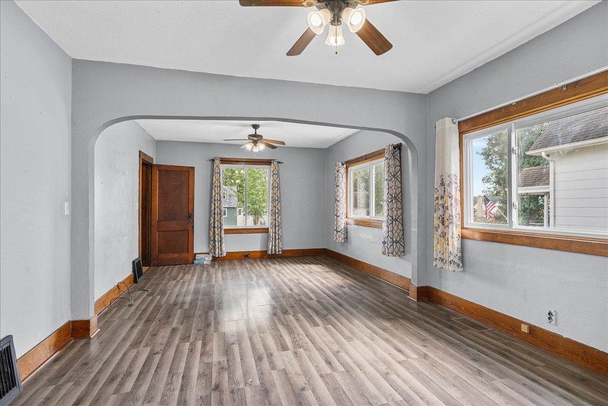 906 S Ash Avenue Property Photo 6