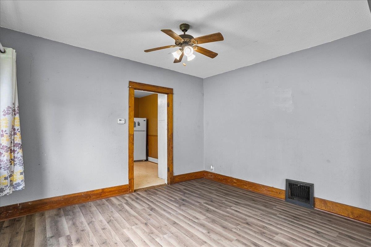 906 S Ash Avenue Property Photo 9