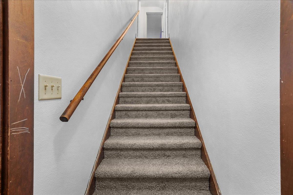 906 S Ash Avenue Property Photo 17