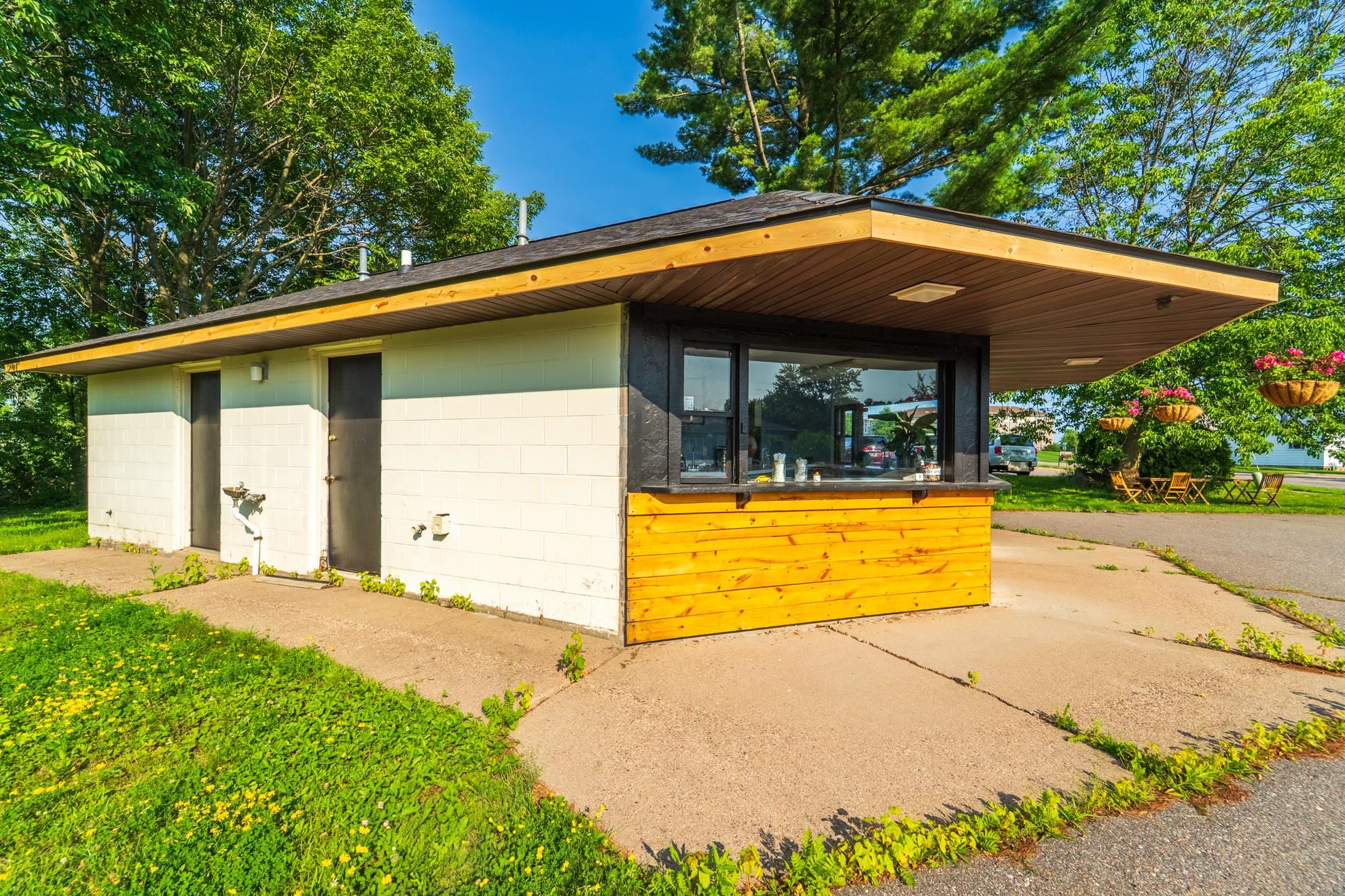1707 Merrill Avenue Property Photo 4