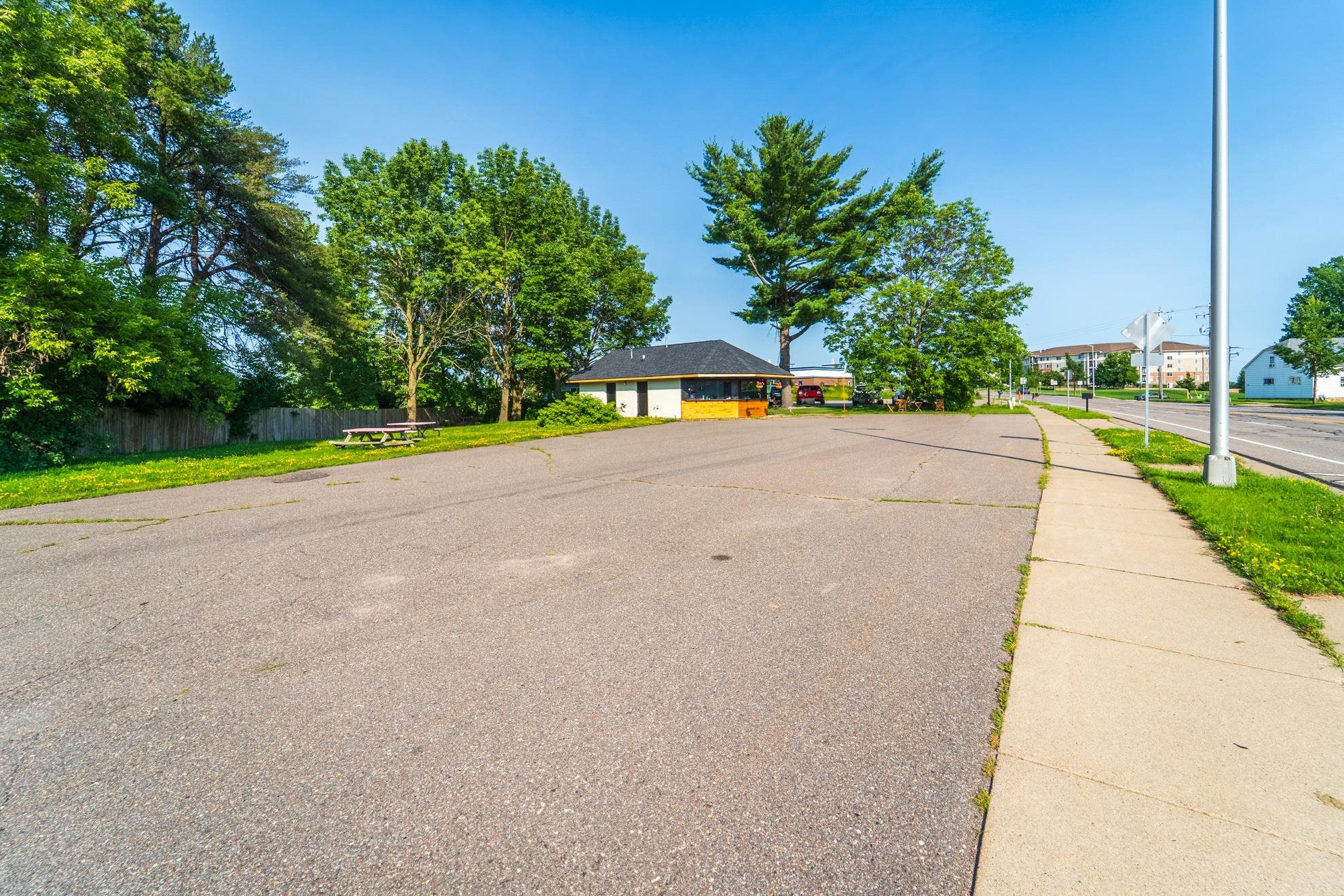 1707 Merrill Avenue Property Photo 8