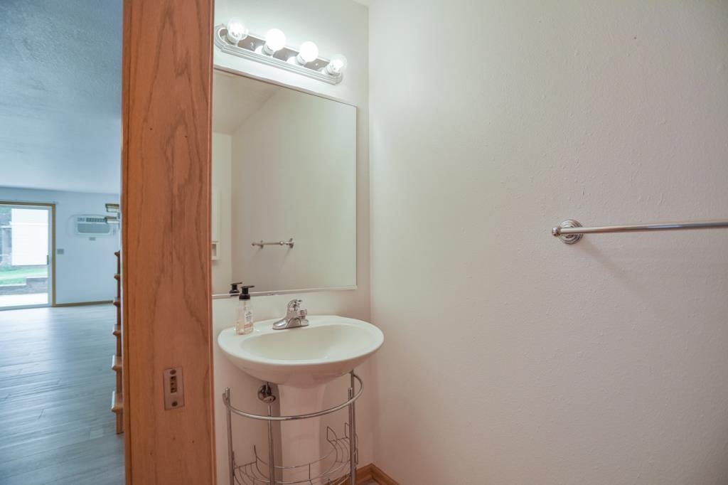 306 N Sales Street Property Photo 16